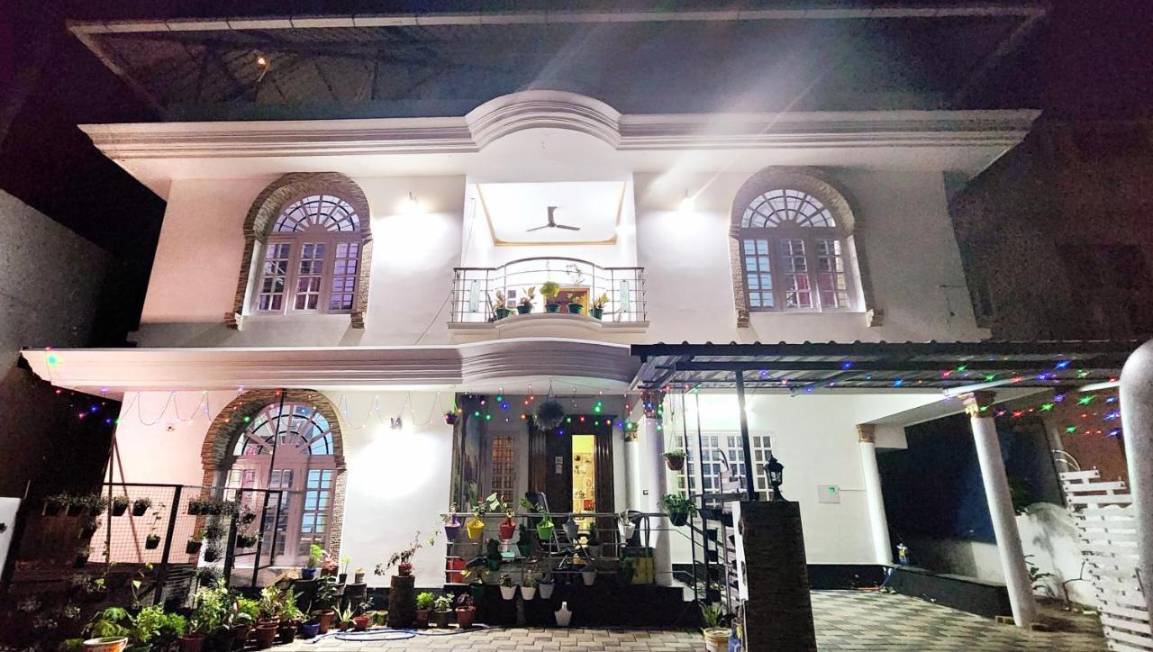 Hotel Jj'S White House Thrissur Exteriér fotografie